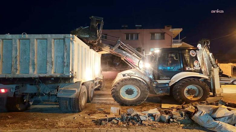 Adana Ceyhan Belediyesi'nden beş mahallede gece mesaisi