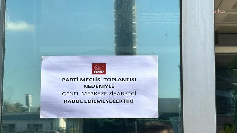 CHP Genel Merkezi'ne Ziyaretçi Yasağı 