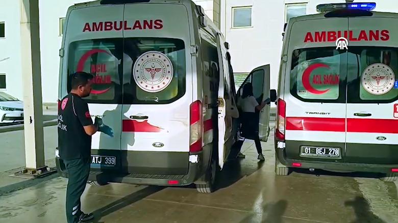 Adana'da kayalıklarda düşerek yaralanan kişi kurtarıldı