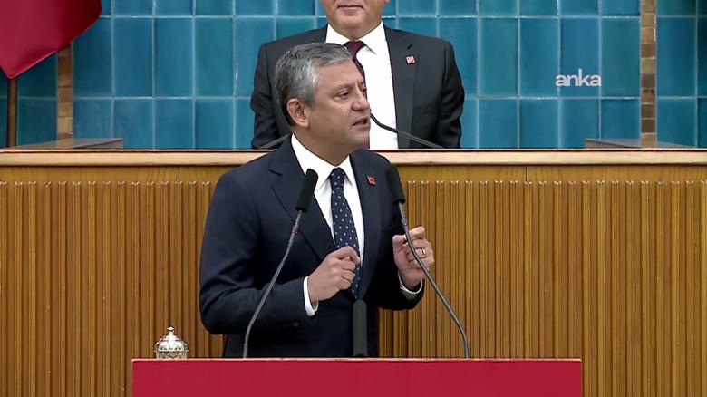 CHP Grup Toplantısı. Özgür Özel, grup toplantısına girerken: 
