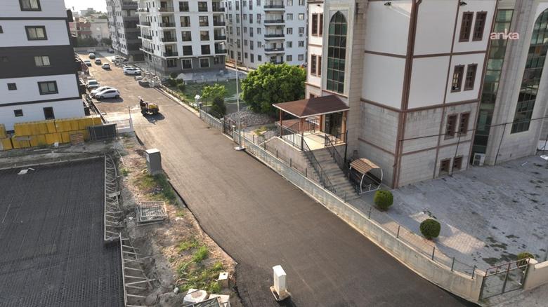 Adana Ceyhan'da asfalt çalışmaları devam ediyor 