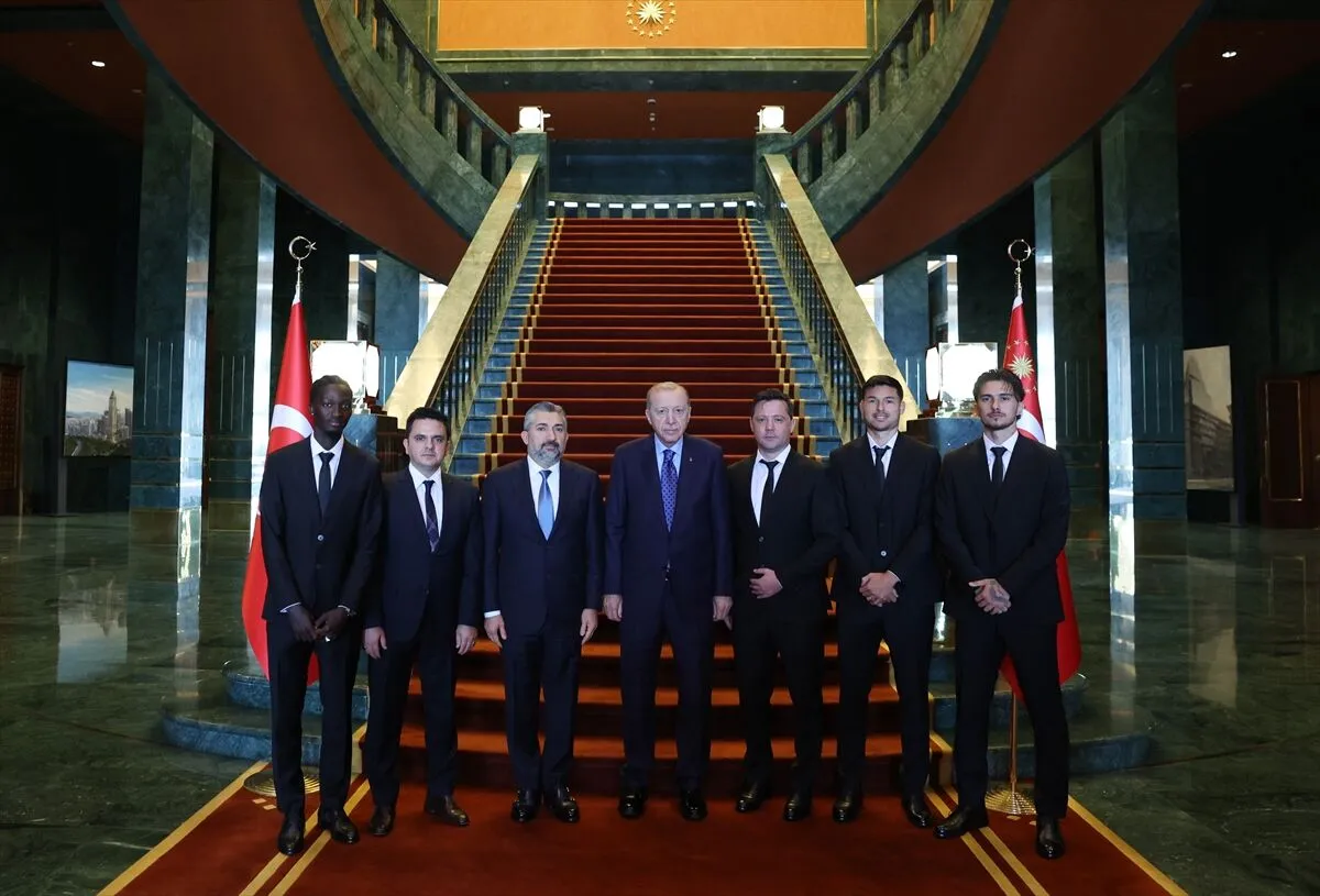 Cumhurbaşkanı Erdoğan, Süper Lig'e yükselen takımları kabul etti