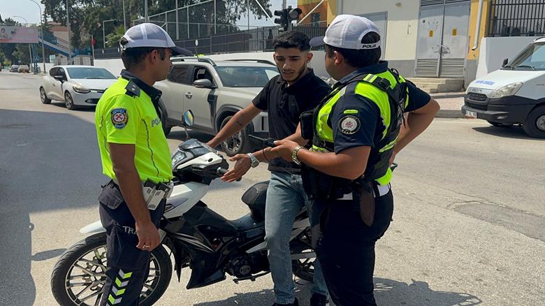 Adana'da kurallara uymayan 41 motosiklet sürücüsüne ceza kesildi