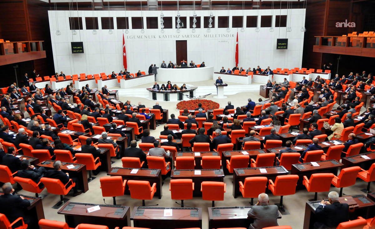 AK Parti fon krizinden etkilenenlere yönelik hazırladığı kanun teklifini yarın sunmaya hazırlanıyor
