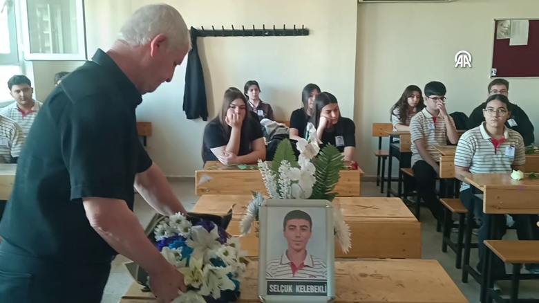 Adana'da trafik kazasında hayatını kaybeden öğrenci okulunda anıldı