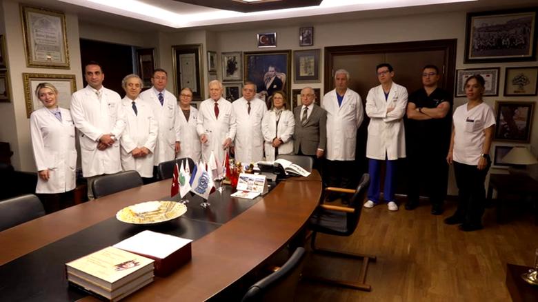 Prof. Haberal 48 Yıl Önce, Türkiye'de İlk Kez, Ölüden Böbrek Transplantasyonunu Gerçekleştirdi 