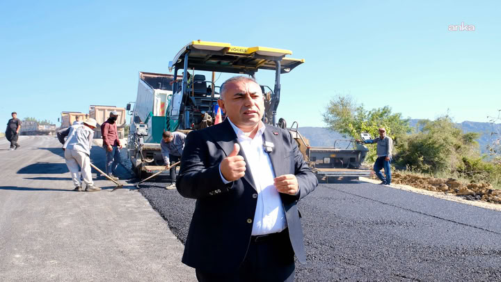 Adana’da 18 köyü birbirine bağlayan 20 kilometrelik yol yenileniyor