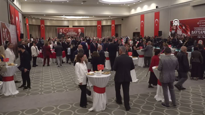 Adana'da 29 Ekim Cumhuriyet Bayramı dolayısıyla resepsiyon verildi